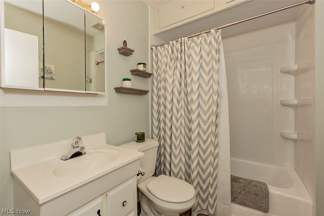 Lakeshore Blvd Estates 01 - Residential