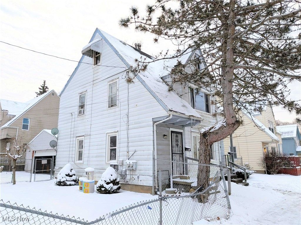 Photo of 38 Uhler Avenue, Akron, OH 44310 (MLS # 5177401)