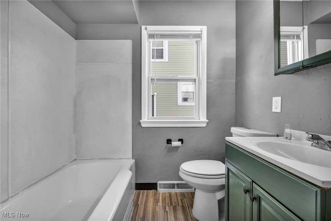 Walton Realty Cos Garfield - Residential