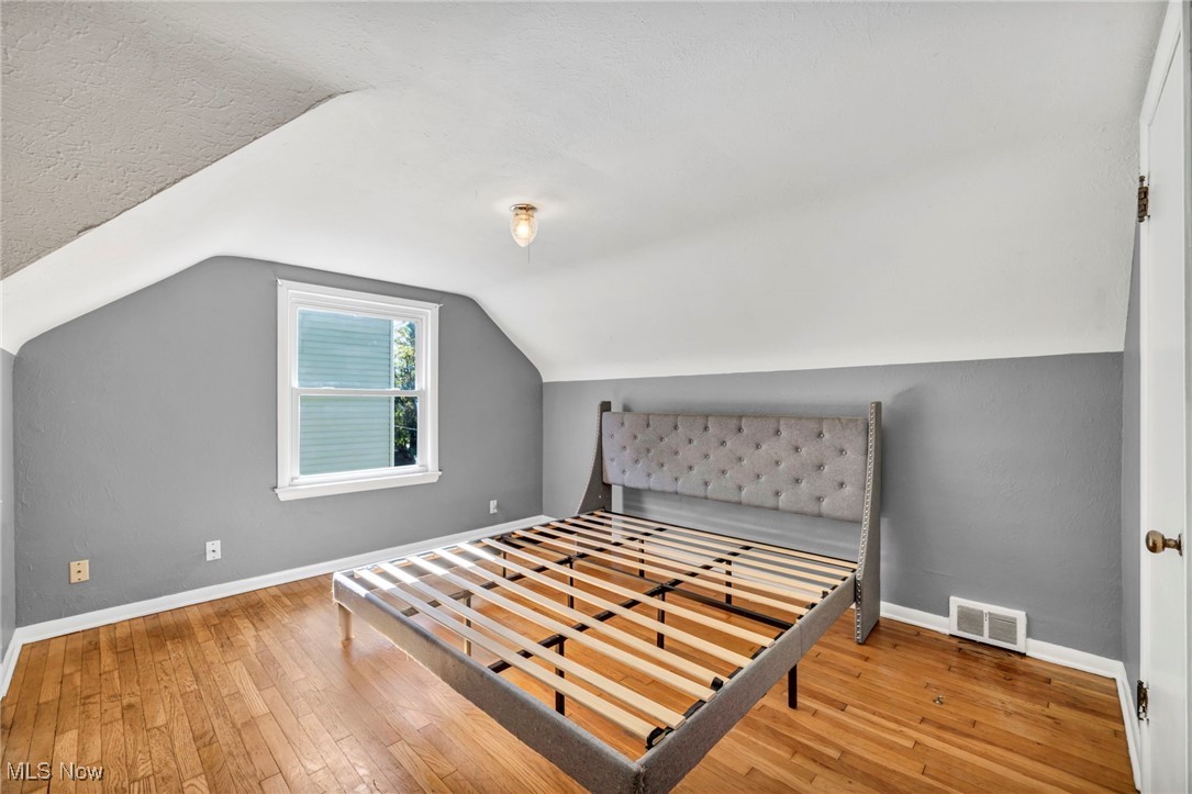 Walton Realty Cos Garfield - Residential