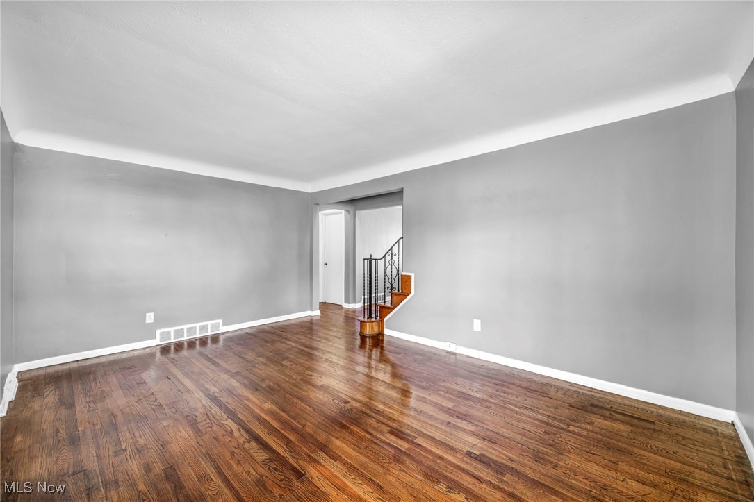 Walton Realty Cos Garfield - Residential