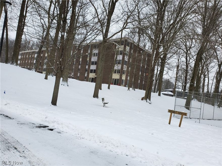 Beautiful 2 bedroom/1 bath at desirable Silver Lake Towers.  The eat-in kitchen features newer cabinets and offers an abundance of storage - it even has a pantry.  Sliders off the living room to the 3 season sunroom.  Master bedroom offers large walk-in closet plus another closet.  Other updates include:  newer doors, Brand new dishwasher (Jan, 2021) and updated electrical panel.
Garage space #107, Storage #29