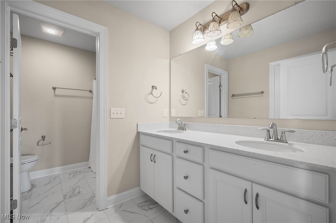 Clubside Manor Condo Ph 35 - Residential