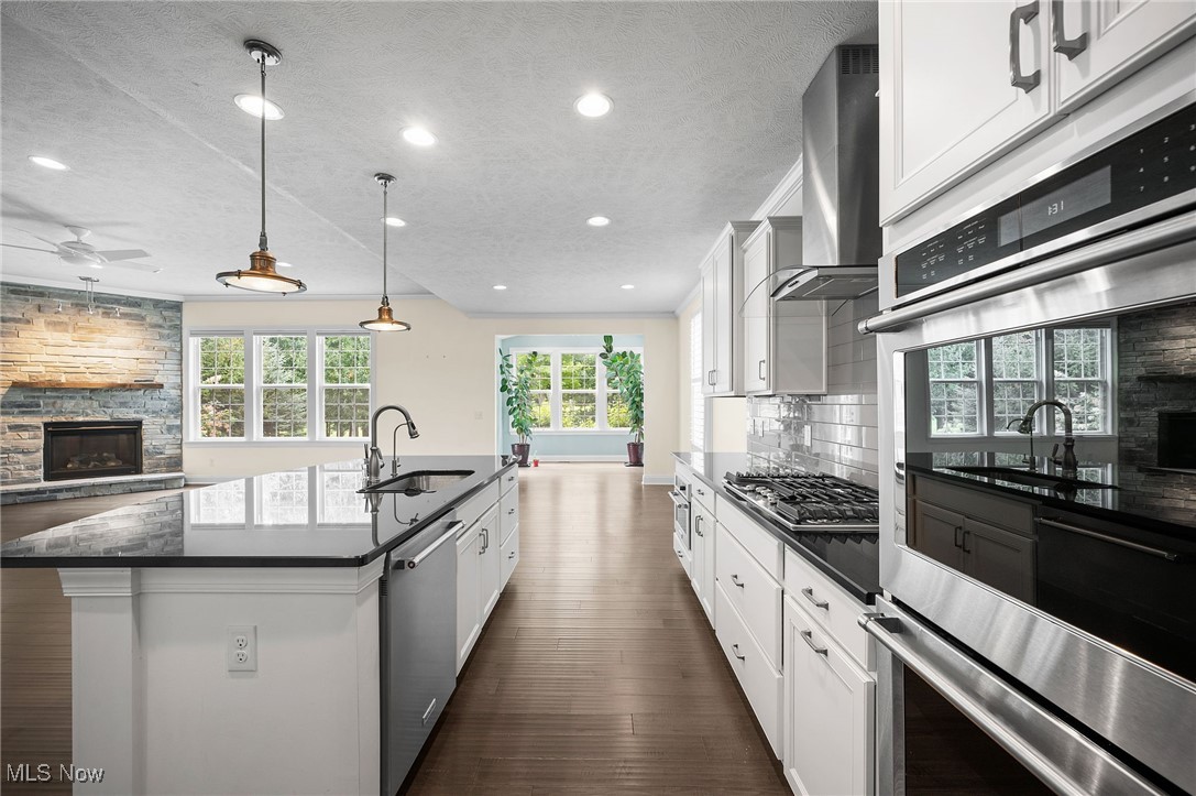 Clubside Manor Condo Ph 35 - Residential