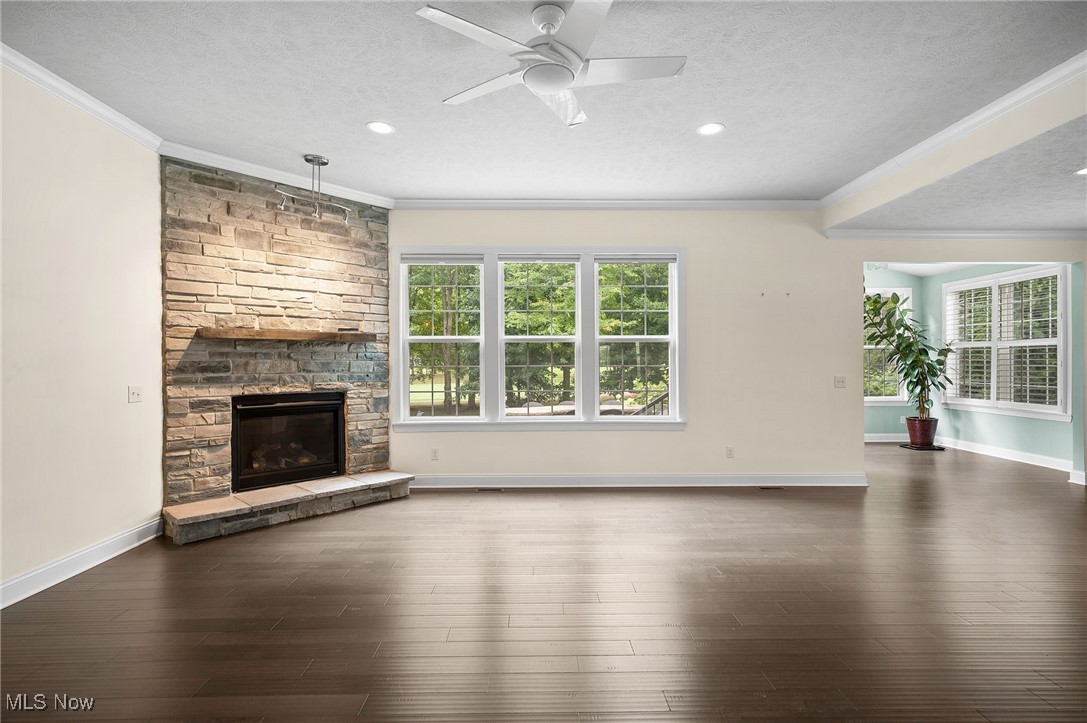 Clubside Manor Condo Ph 35 - Residential