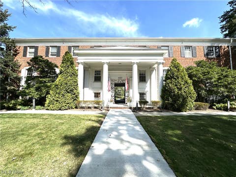 Photo for 19901 Van Aken Boulevard C106