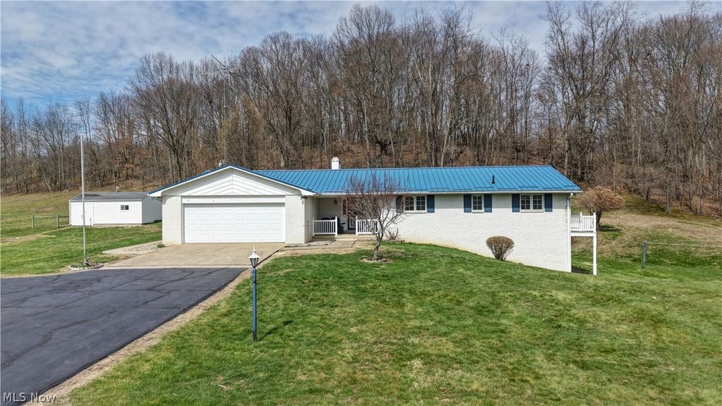 Photo of 11652 Sandyville Road NE, Sandyville, OH 44671 (MLS # 5194972)