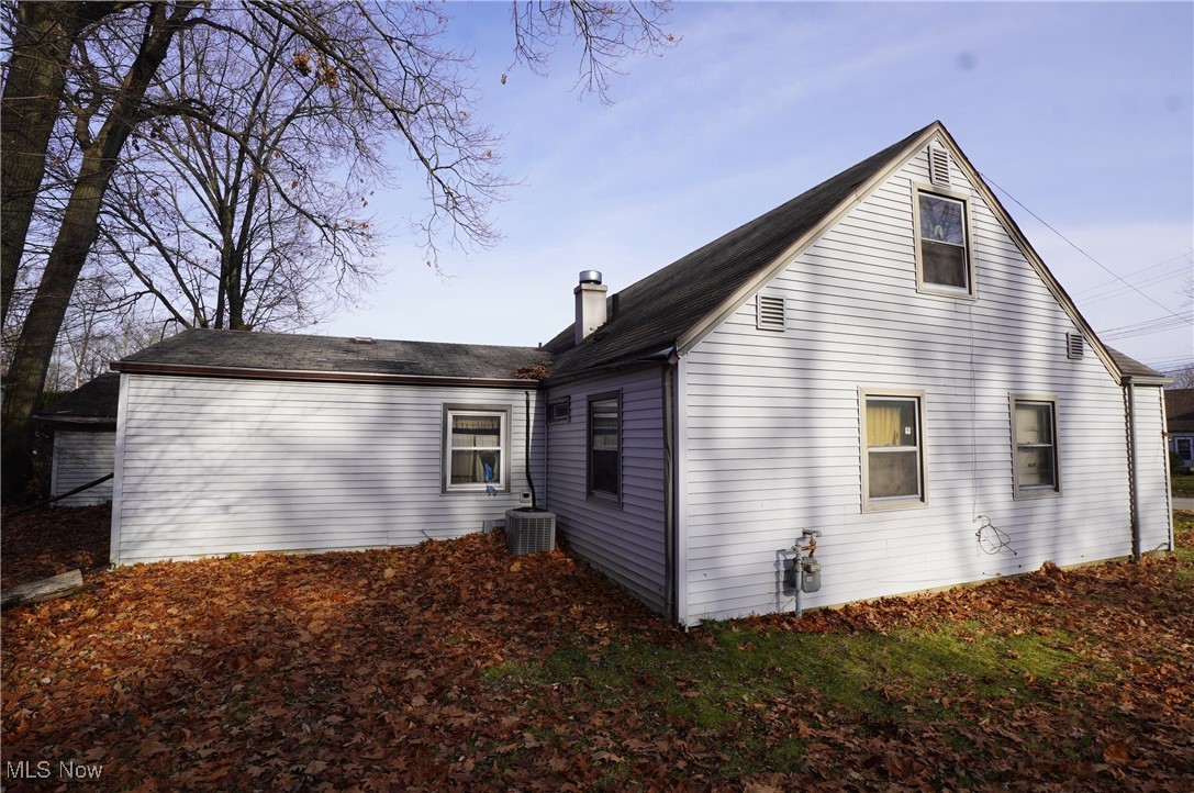 3424 Ambert Avenue, Youngstown, Ohio image 3