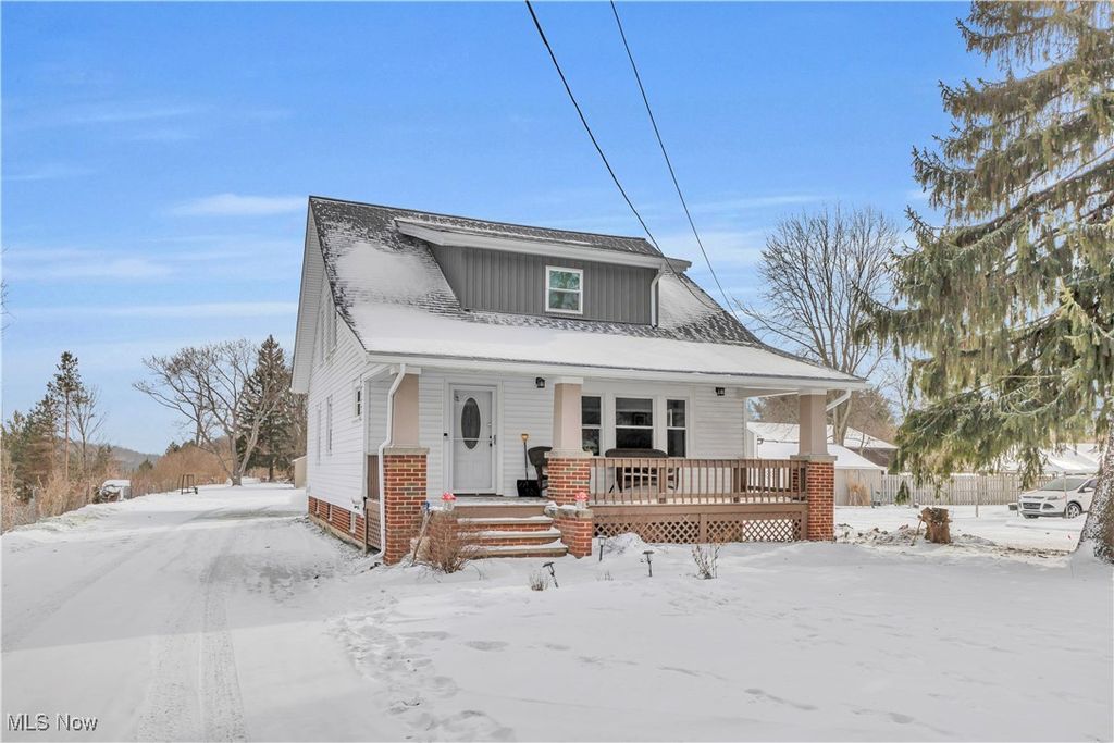 Photo of 9391 Columbia Road, Olmsted Falls, OH 44138 (MLS # 5183439)