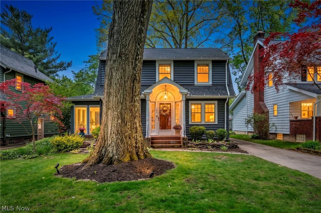Photo of 202 Kenilworth Drive, Akron, OH 44313 (MLS # 5211646)