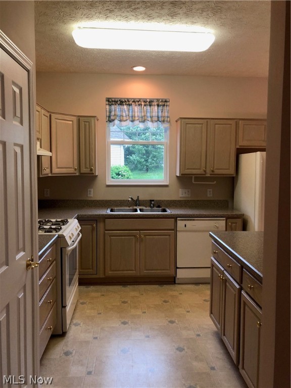 Avenbury Lakes Ph 06 - Residential