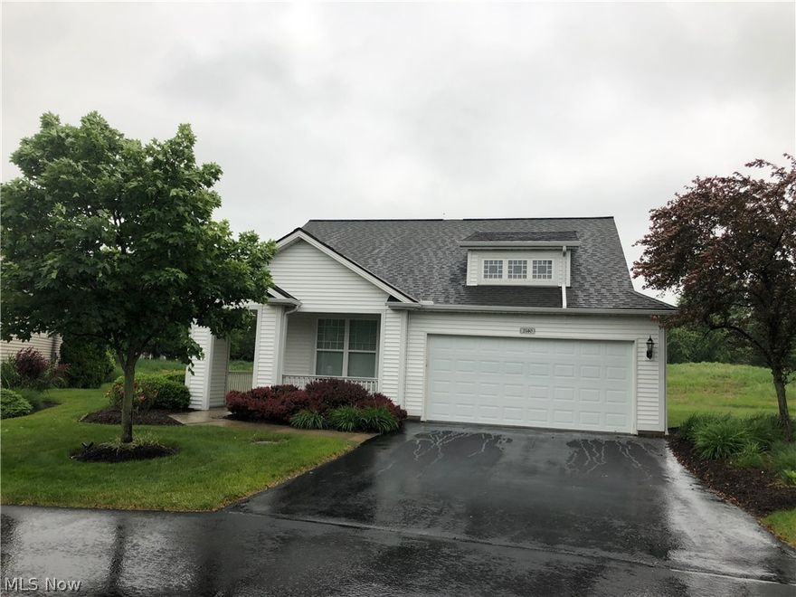 Lovely ranch home located in an "active adult community" of Avenbury Lakes! Includes dining room, sun room, neutral decor and carpet throughout. Large bedrooms, lots of natural light, and ample storage all surrounded by a huge yard. Master bath includes Jacuzzi tub. A must see!