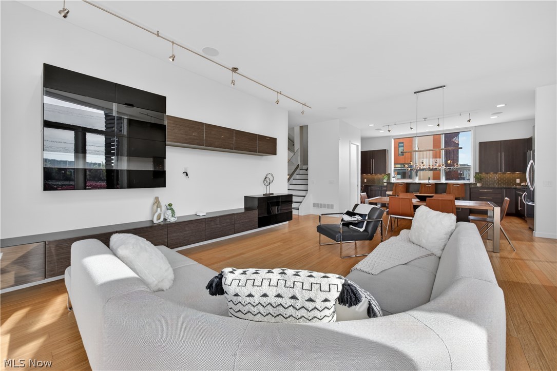 27 Coltman - Residential