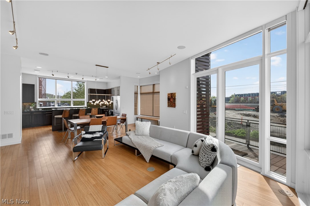 27 Coltman - Residential