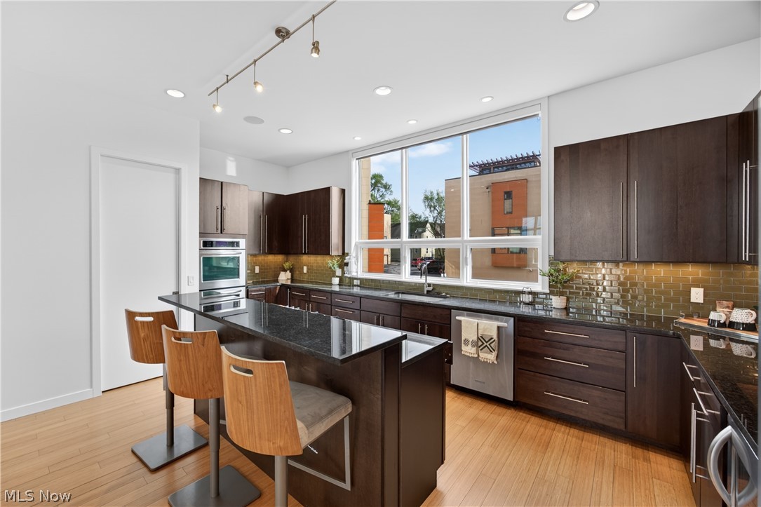 27 Coltman - Residential