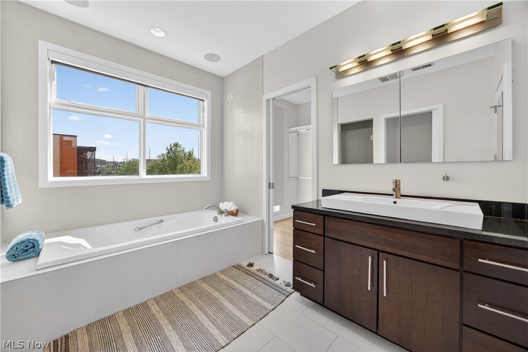 27 Coltman - Residential