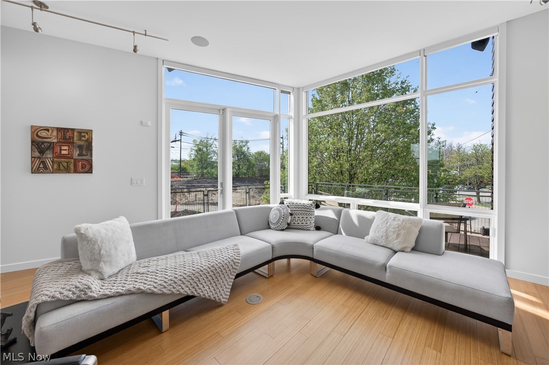 27 Coltman - Residential