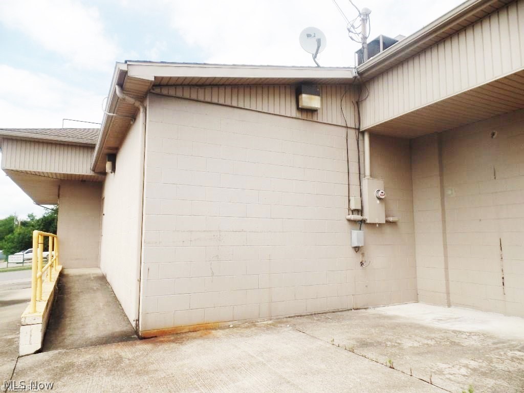 Western Add - Commercial Sale