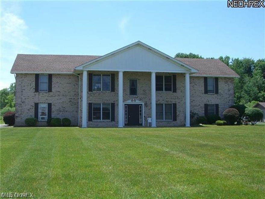 This Condo is being sold with all the furniture in it. One price and just bring your clothes.
Close to shops and restaurants yet tucked away in a quiet neighborhood. Condo fee includes Gas, Water, and Heat.
One car garage with additional parking. Also a seperate storage room. Washer and Dryer are right outside of unit..

Don't Wait to call this Your Home!!!!!!