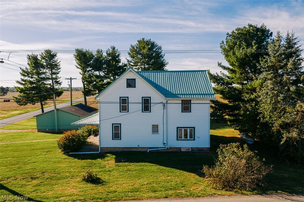 Photo of 15 Glecoe Road SW, Dellroy, OH 44620 (MLS # 5195839)