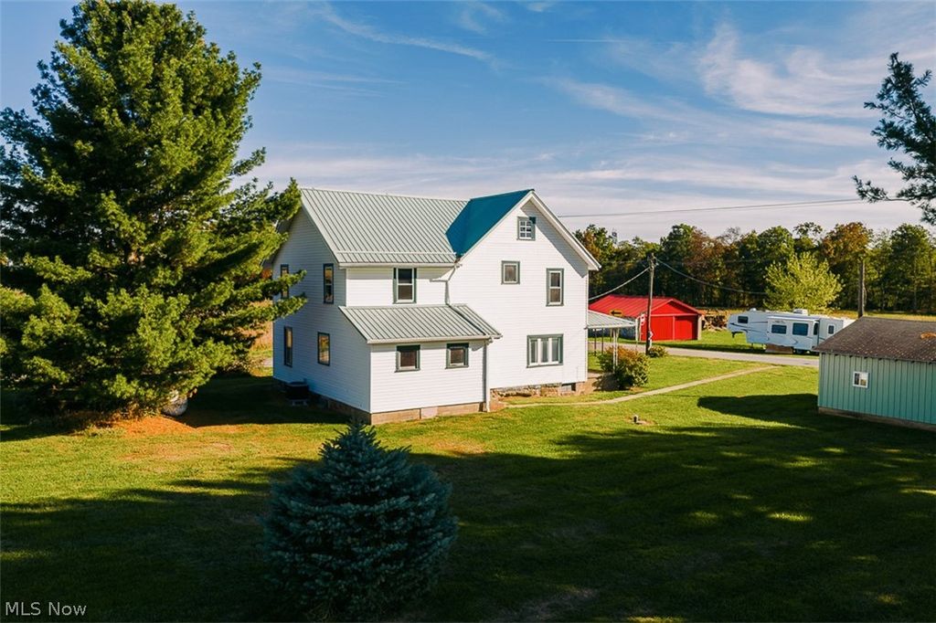 Photo of 15 Glecoe Road SW, Dellroy, OH 44620 (MLS # 5195839)