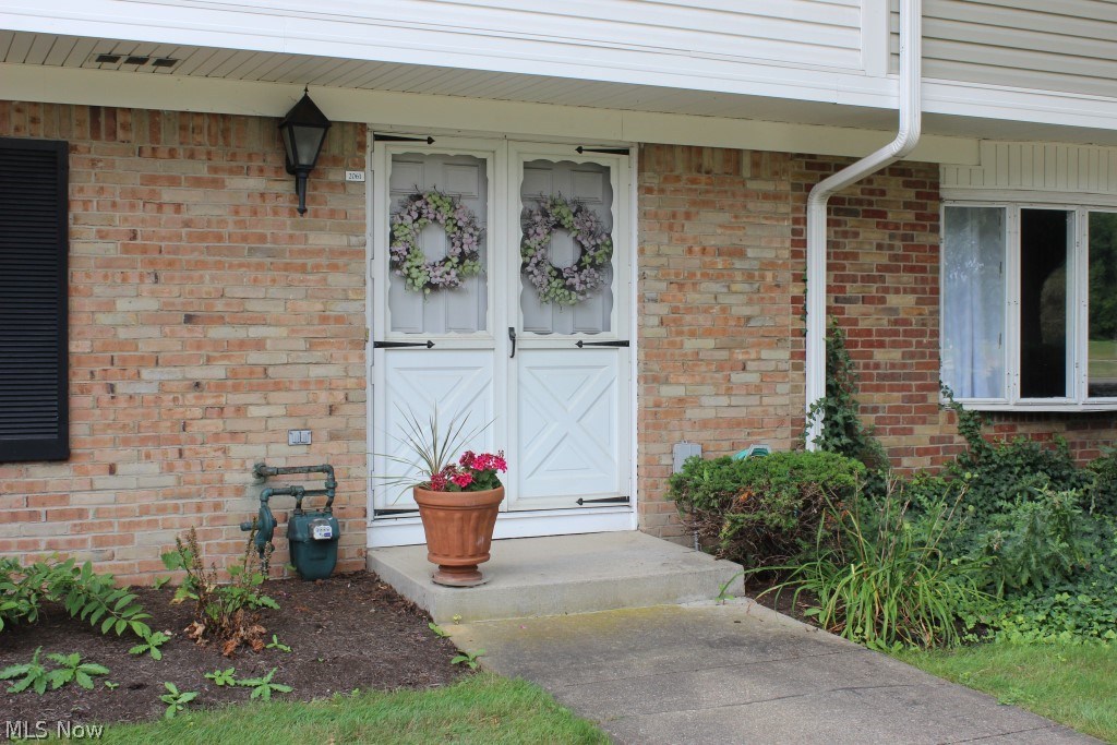 Country Club Twnhs North Condo - Residential