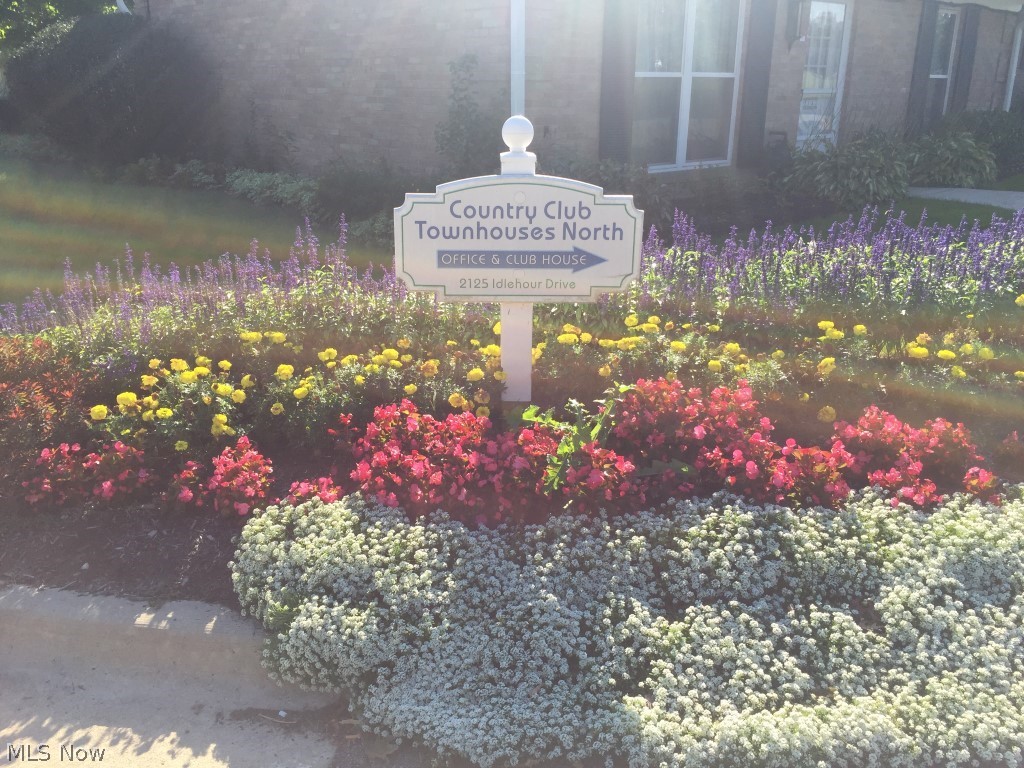 Country Club Twnhs North Condo - Residential