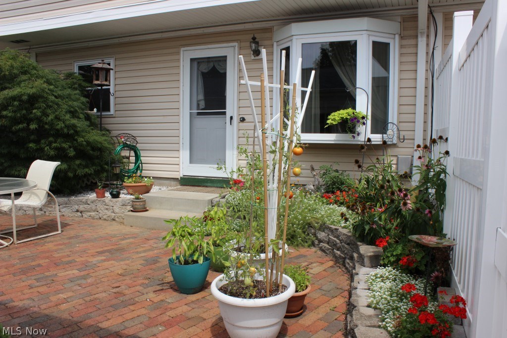 Country Club Twnhs North Condo - Residential