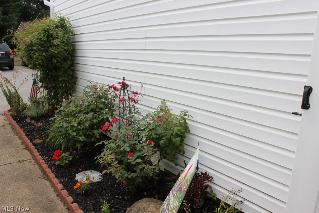 Country Club Twnhs North Condo - Residential