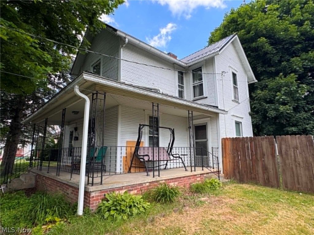 Photo of 284 2nd Street SW, Carrollton, OH 44615 (MLS # 5221721)