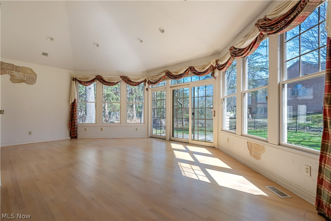 Woods At Nobles Pond - Residential