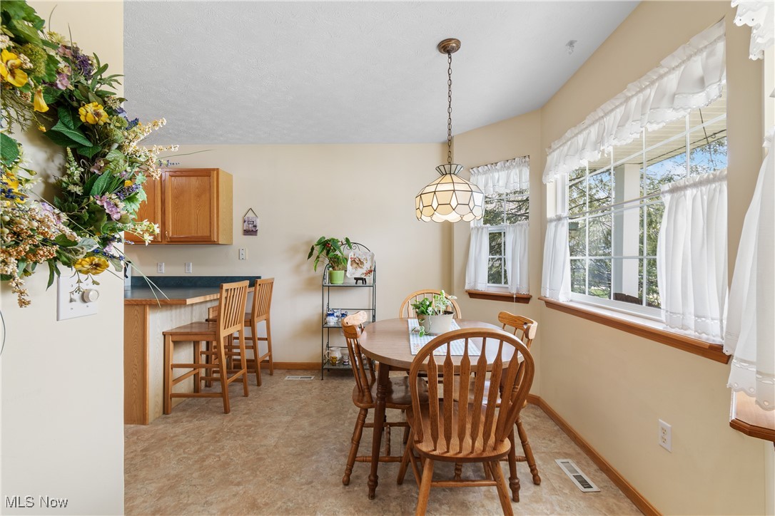 5303 Chaucer Drive, Medina, Ohio image 16