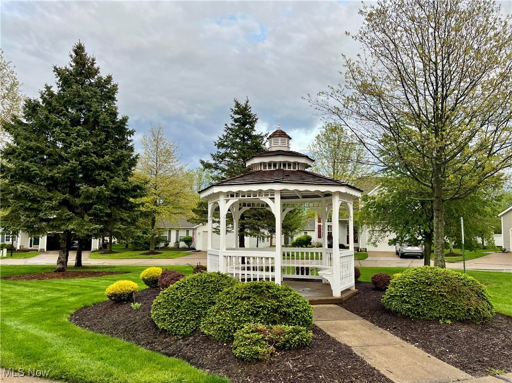 5303 Chaucer Drive, Medina, Ohio image 2