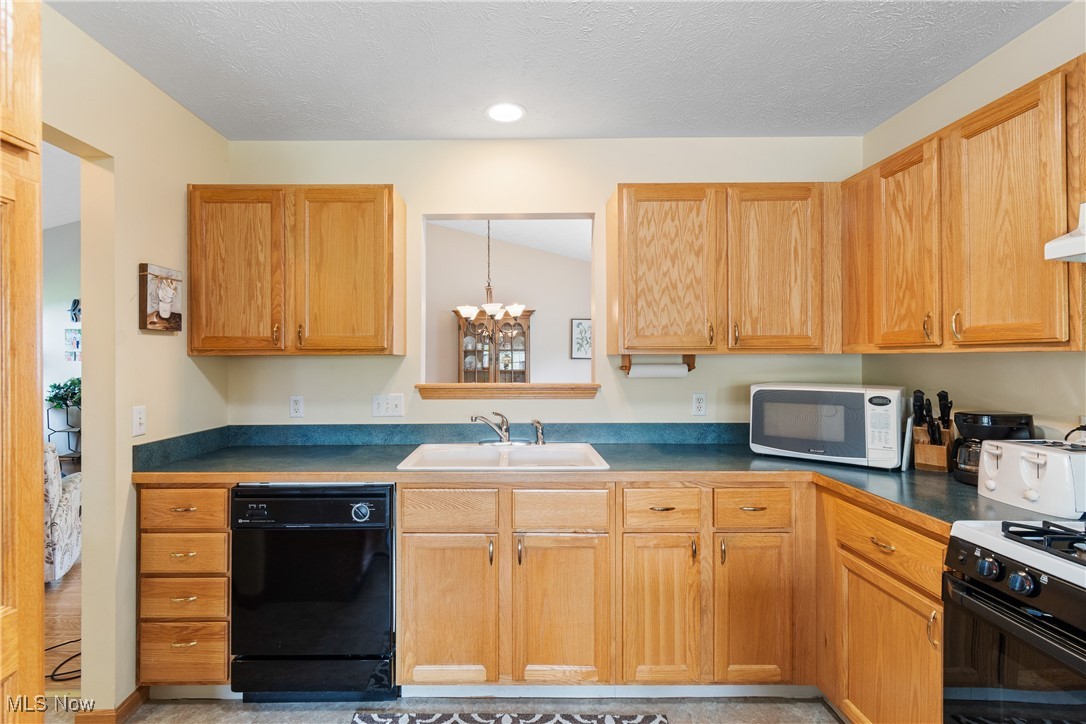 5303 Chaucer Drive, Medina, Ohio image 12
