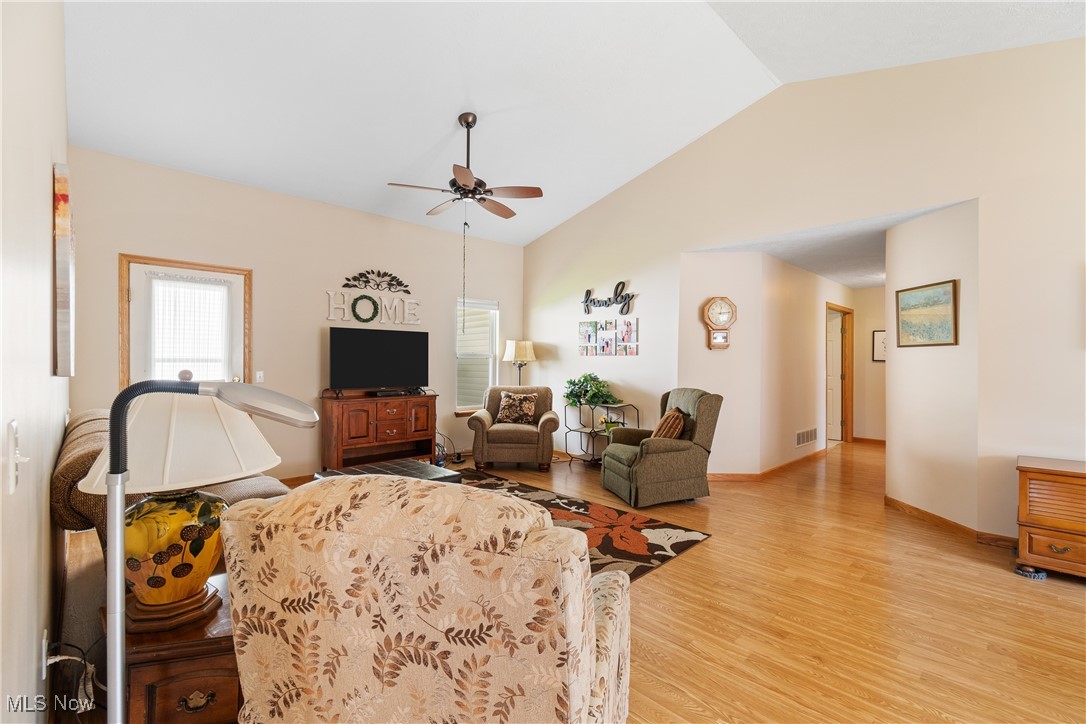 5303 Chaucer Drive, Medina, Ohio image 7