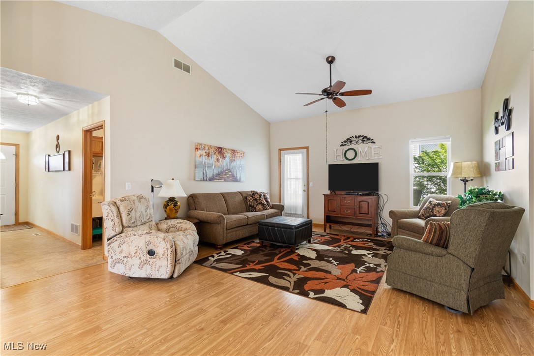 5303 Chaucer Drive, Medina, Ohio image 5