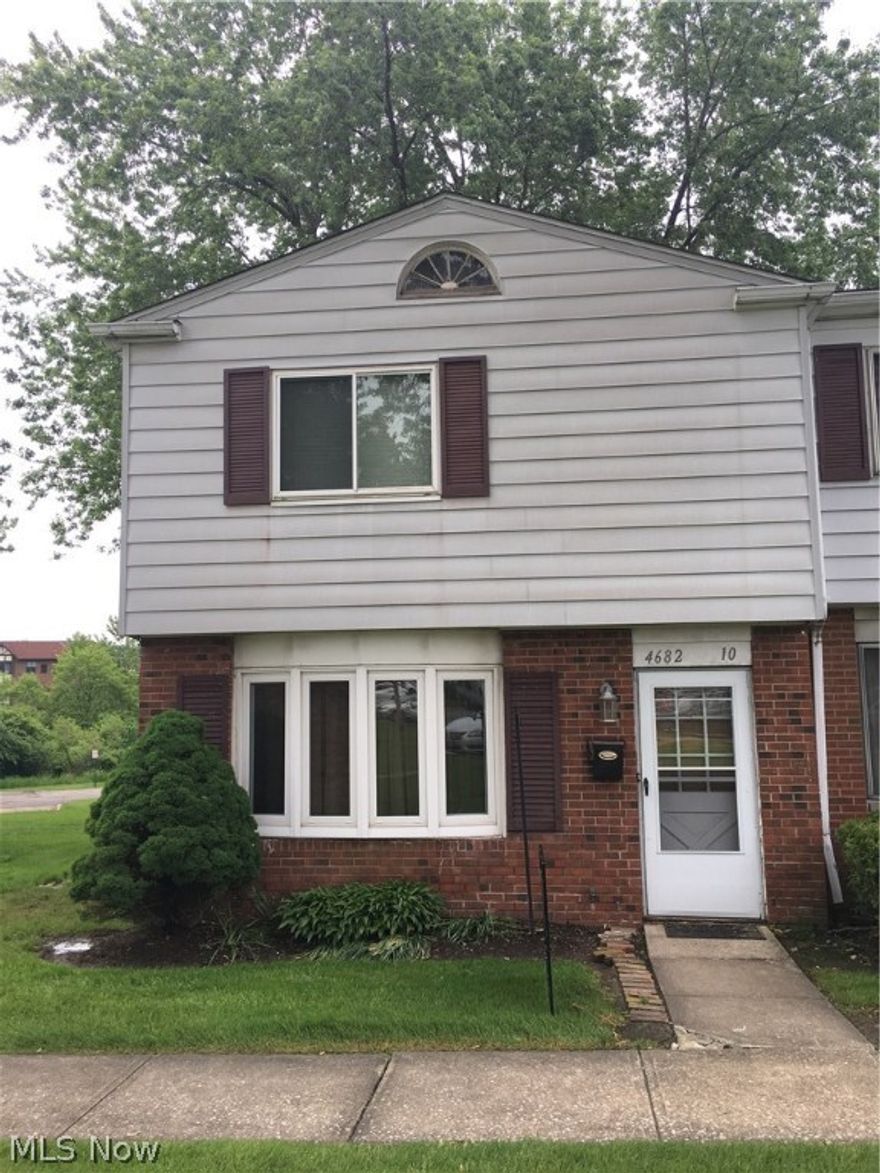 Wonderful 3 bedroom, 1.5 bath end unit townhome available for lease. Washer/Dryer in unit, fully equipped kitchen and spacious patio. Central Air. Owner pays Water/Sewer/Trash. Pets negotiable.