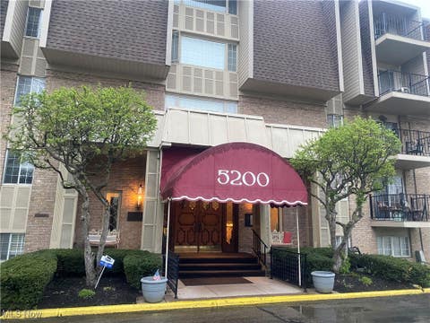 Photo for 5200 West Boulevard 202