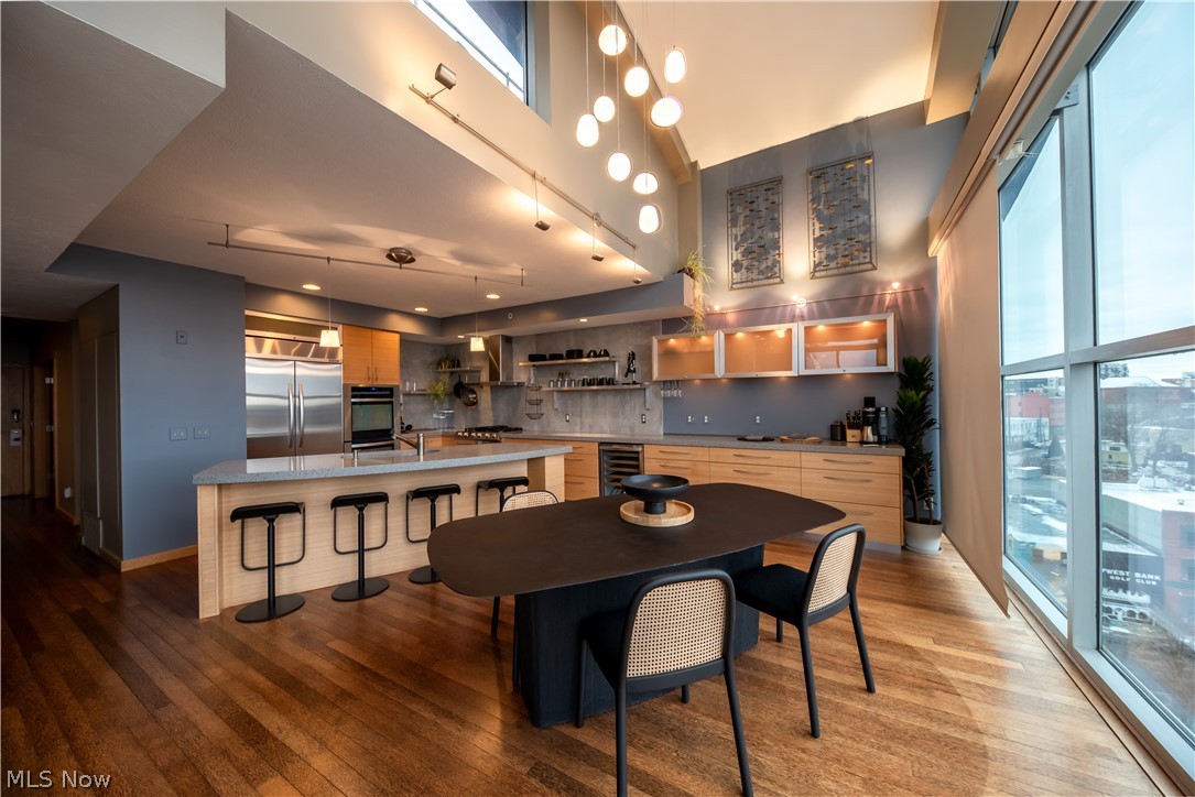 Stonebridge Plaza Condo - Residential