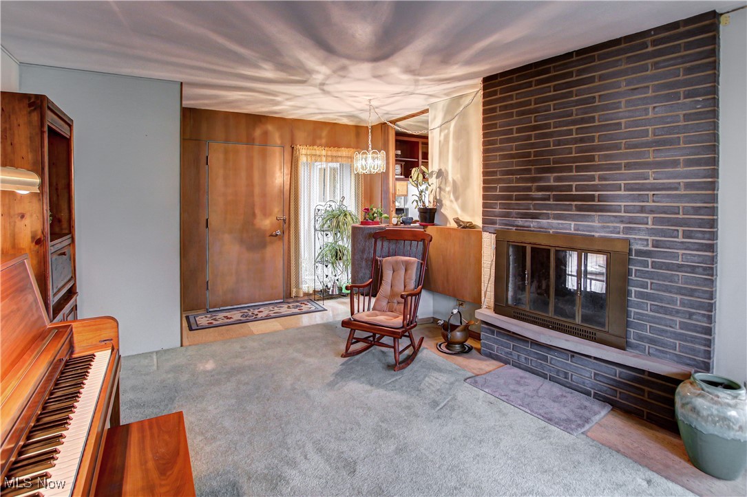 444 Woodlawn Circle, Berea, Ohio image 5