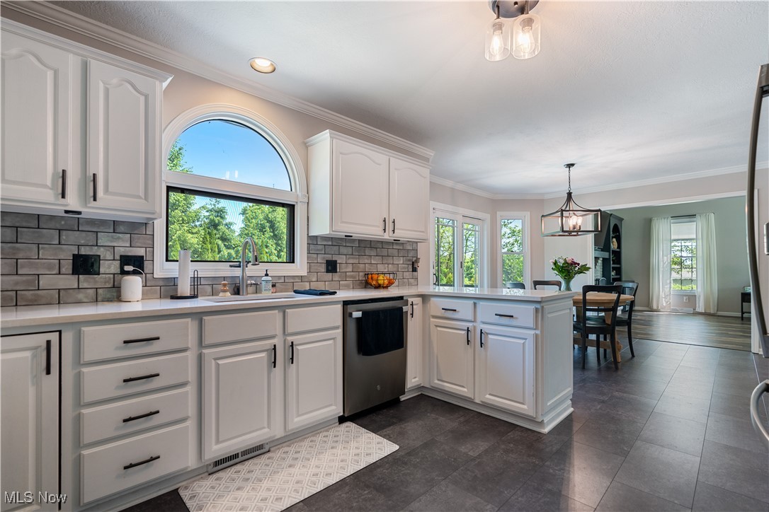 6195 Sandy Ridge Circle, North Canton, Ohio image 12