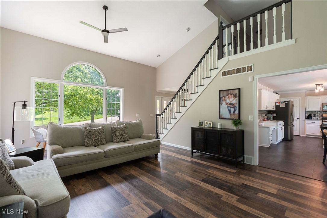 6195 Sandy Ridge Circle, North Canton, Ohio image 5
