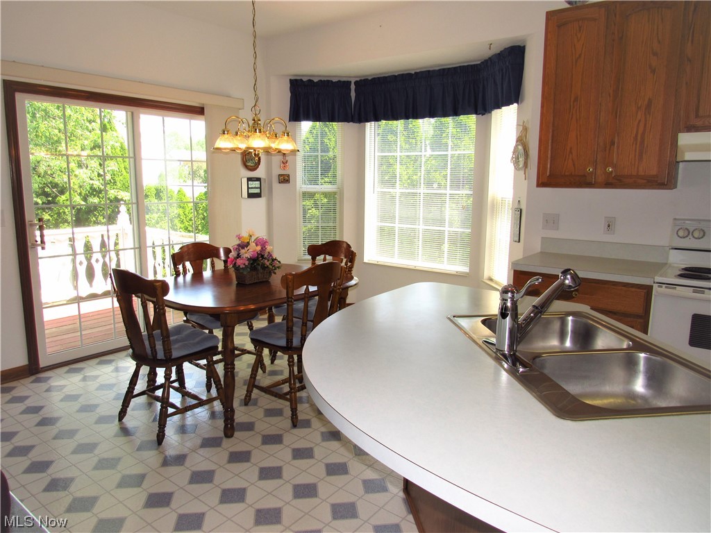 Bridgeport Vill - Residential