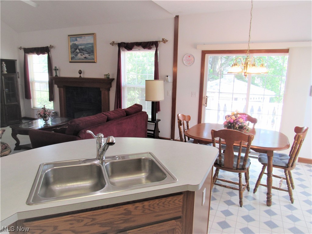 Bridgeport Vill - Residential