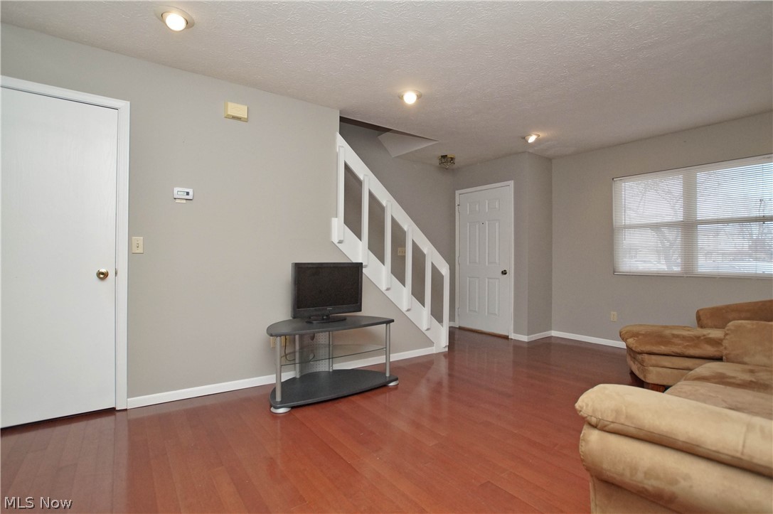 Lanmark Cove Condo - Residential