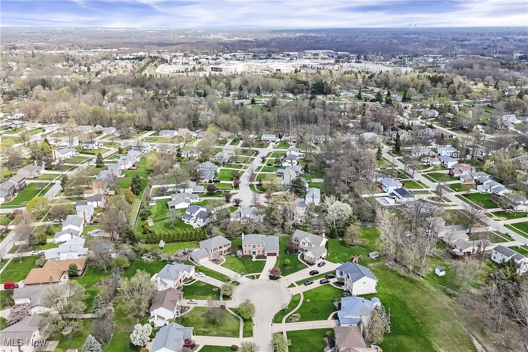 16429 Hampton Chase, Strongsville, Ohio image 46