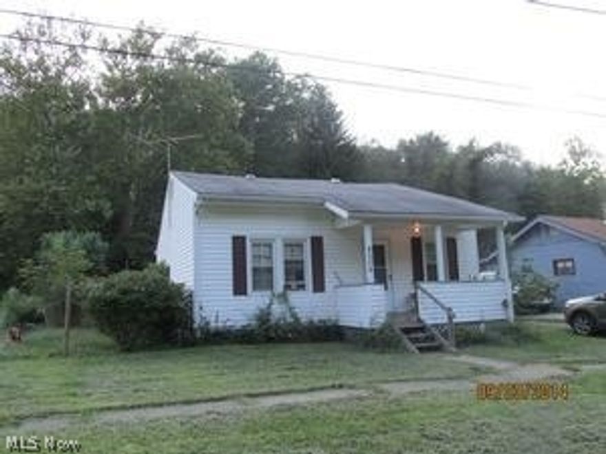 Aluminum sided 2 bedroom home on level lot.  Full bath & eat-in kitchen.  Small shed in rear.