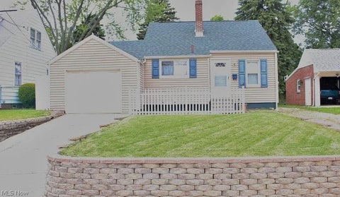 Homes For Sale - 2731 Daleford Avenue<br/> Canton, OH 44705