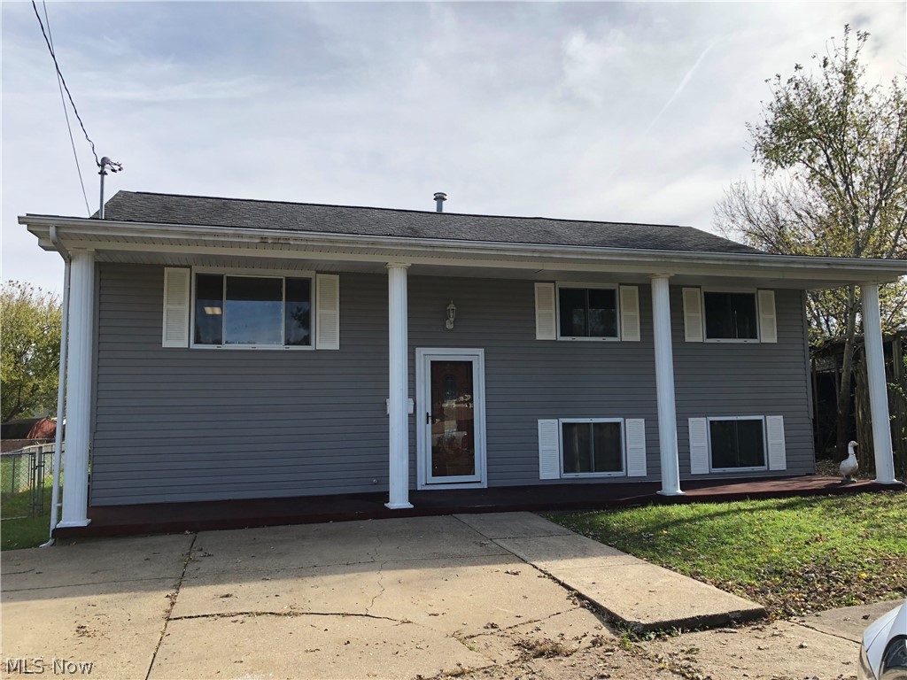 Brand new air/GFA, newly remodeled family room in basement, laundry room, and bedroom with walk-in closet. 6 years old bathroom remodel on both bathrooms, and kitchen. Oak cabinets, Corian countertops. New doors at 6 year remodel as well. Roof and vinyl siding 8 years old. Hot tub and 18x36 Inground swimming pool.