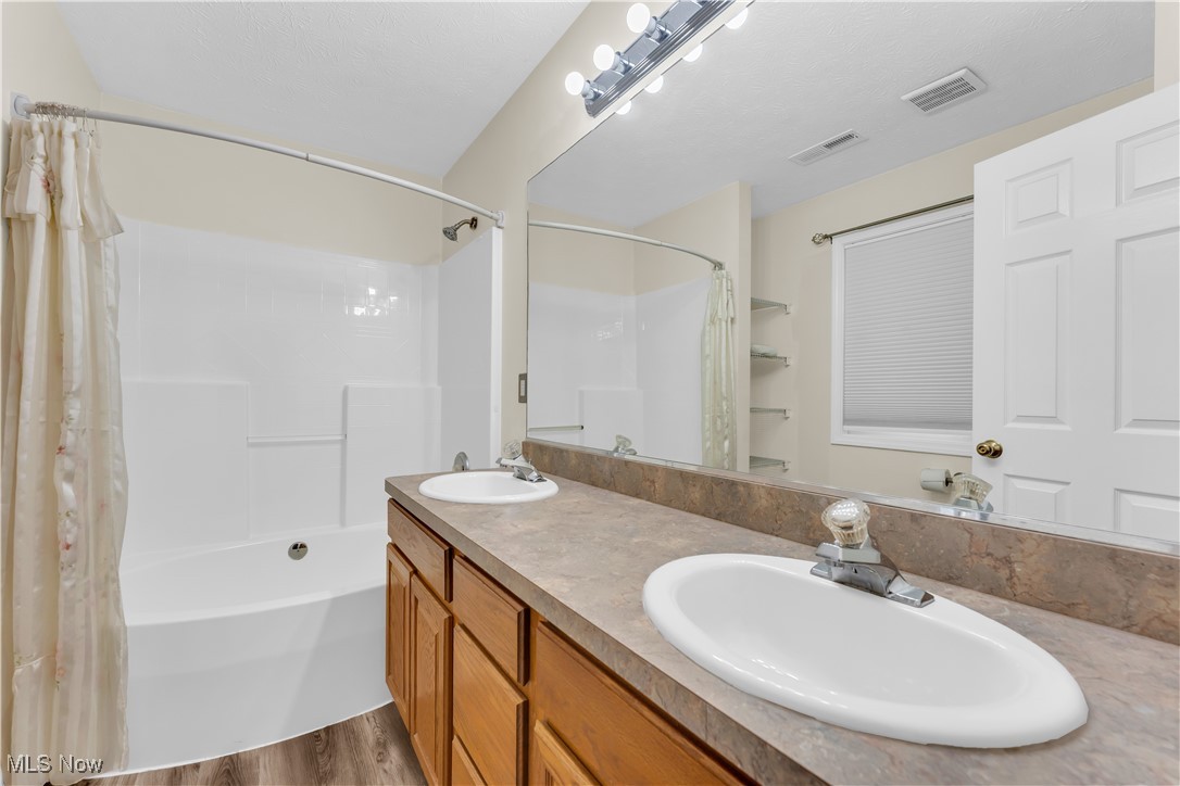 25861 Kennedy Ridge Road, North Olmsted, Ohio image 22